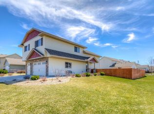 9423 Golden Pond Ln, Monticello, MN 55362