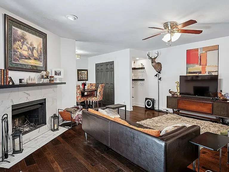 2 bed, 1015 sqft, $1,800 — Photo 4