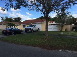 19447 NW 62nd Ave, Hialeah, FL 33015