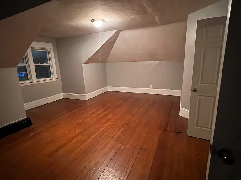 618 Reservoir Ave #3 — Photo 7