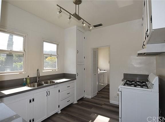 3rd image of 4030 Brunswick Ave #4032