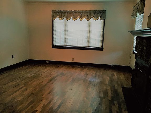 4th image of 755/757 NE Nash St