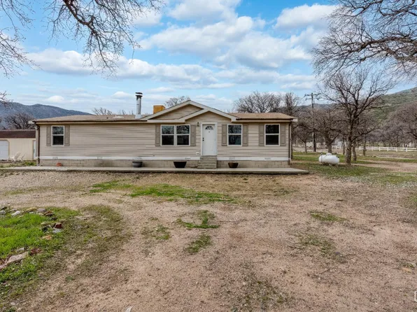 6104 Pinewood Rd, Lake Isabella, CA 93240