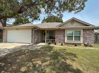 6624 Aztec Ct, Lake Worth, TX 76135
