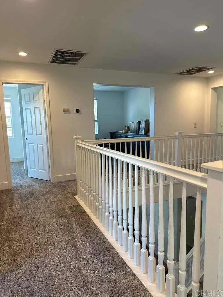 5 bed, 3931 sqft, $5,500 — Photo 4