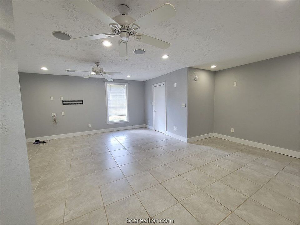 1st image of 2907 Normand Dr