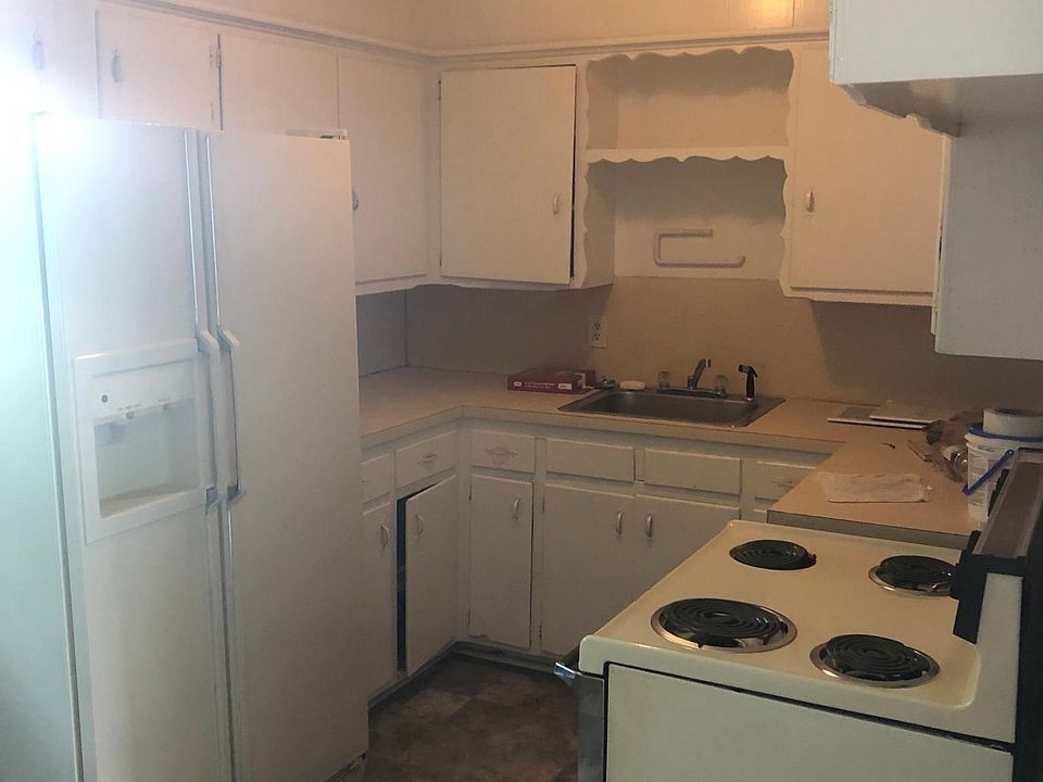 2nd image of 809 E Hayes St