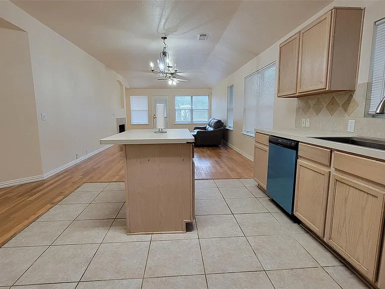 4831 Dark Canyon Ct — Photo 6