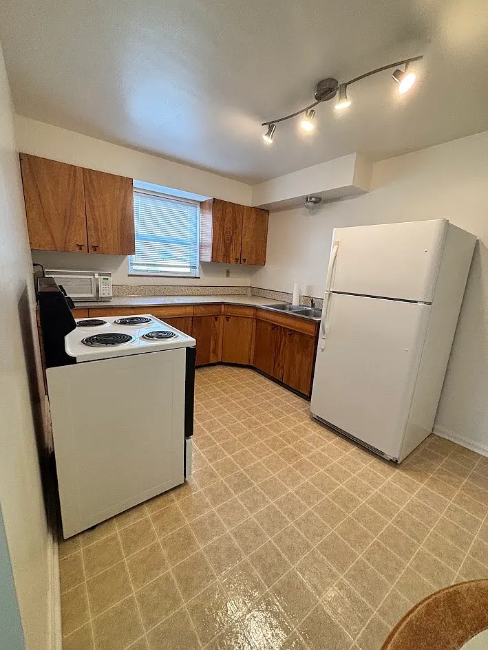 1 bed, 700 sqft, $950 — Photo 2