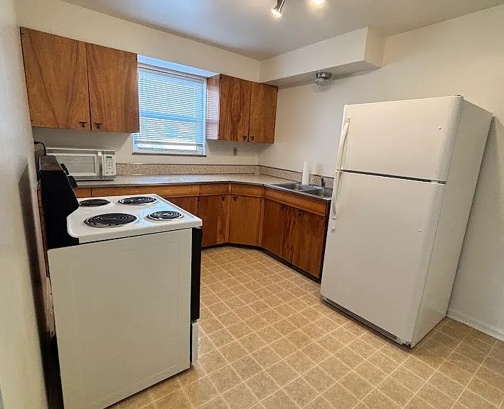 34 Edwards Ave #1 — Photo 2