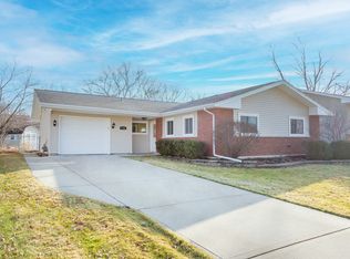 1755 Monticello Rd, Hoffman Estates, IL 60169