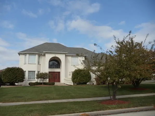 6923 Fieldstone Dr, Burr Ridge, IL 60527