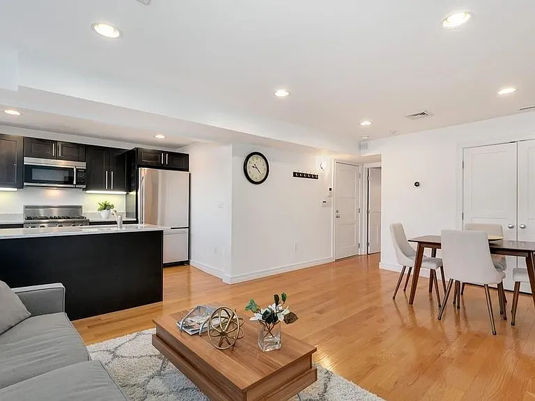 125 Charles St #R2 — Photo 16