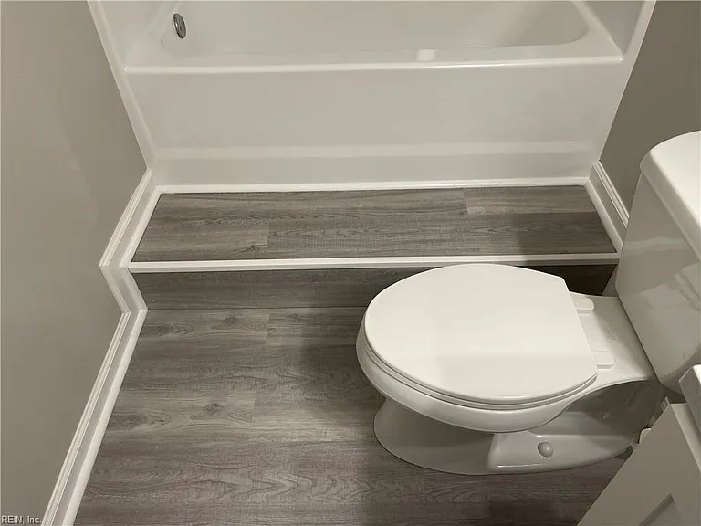 808 Quesnel Dr — Photo 24