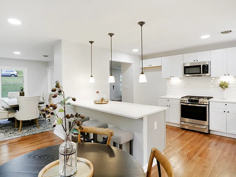 607 Densley Dr — Photo 6