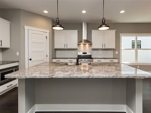 3rd image of 500 S Blue Stone Way