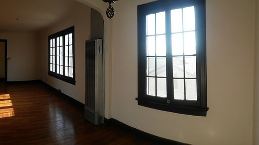 2nd image of 442 1/4 N Lake St