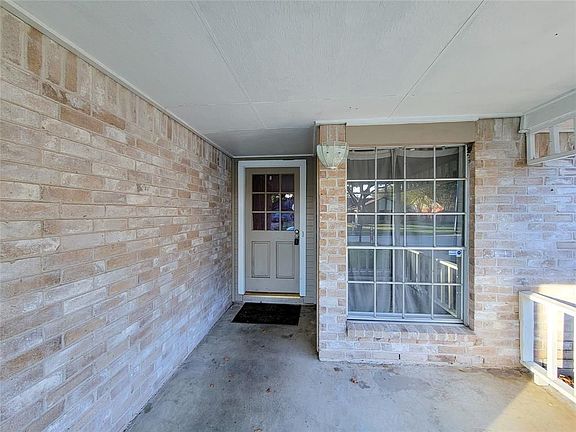 2nd image of 15622 Highfield Dr