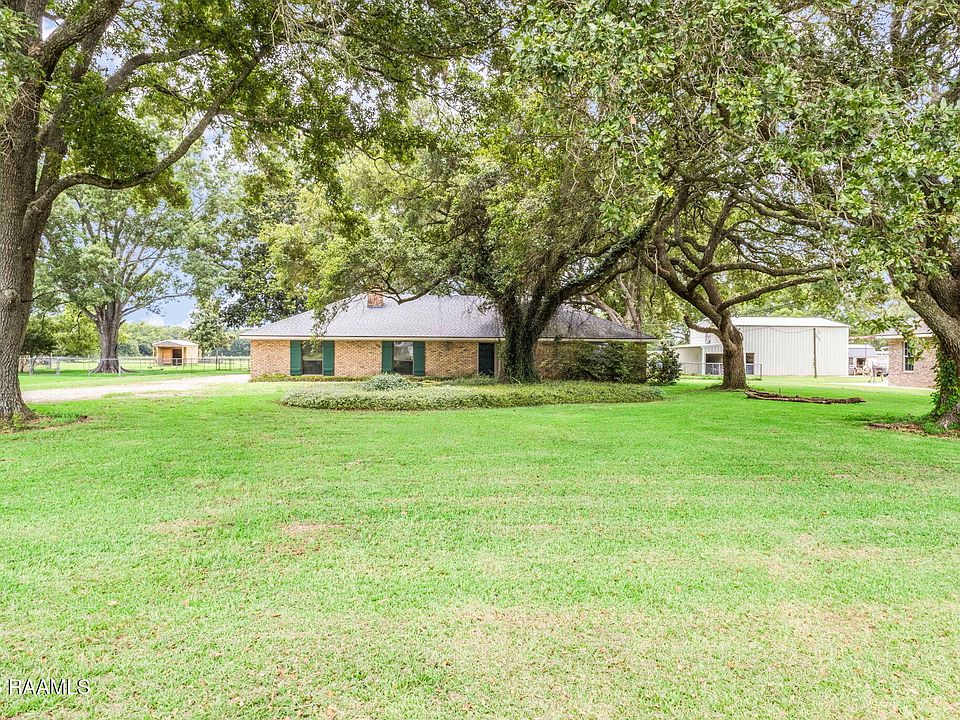 1st image of 828 Espasie Dr