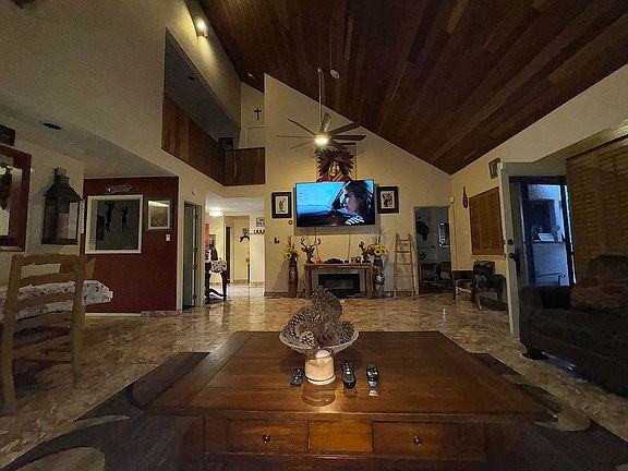 5th image of 102 Bogie Ln
