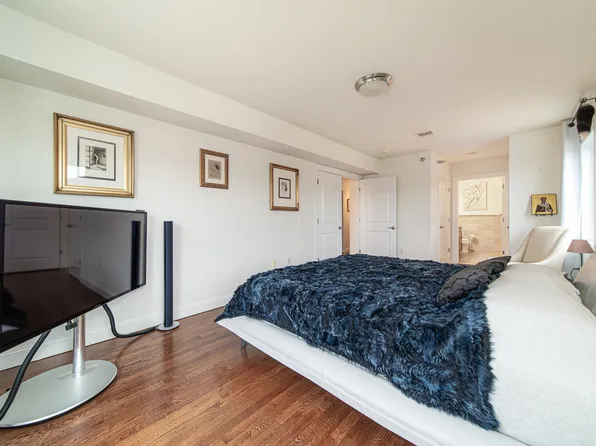 11 Washington Place image 8 of 19