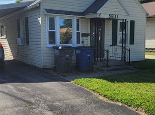 5831 Clover Ln, Toledo, OH 43623