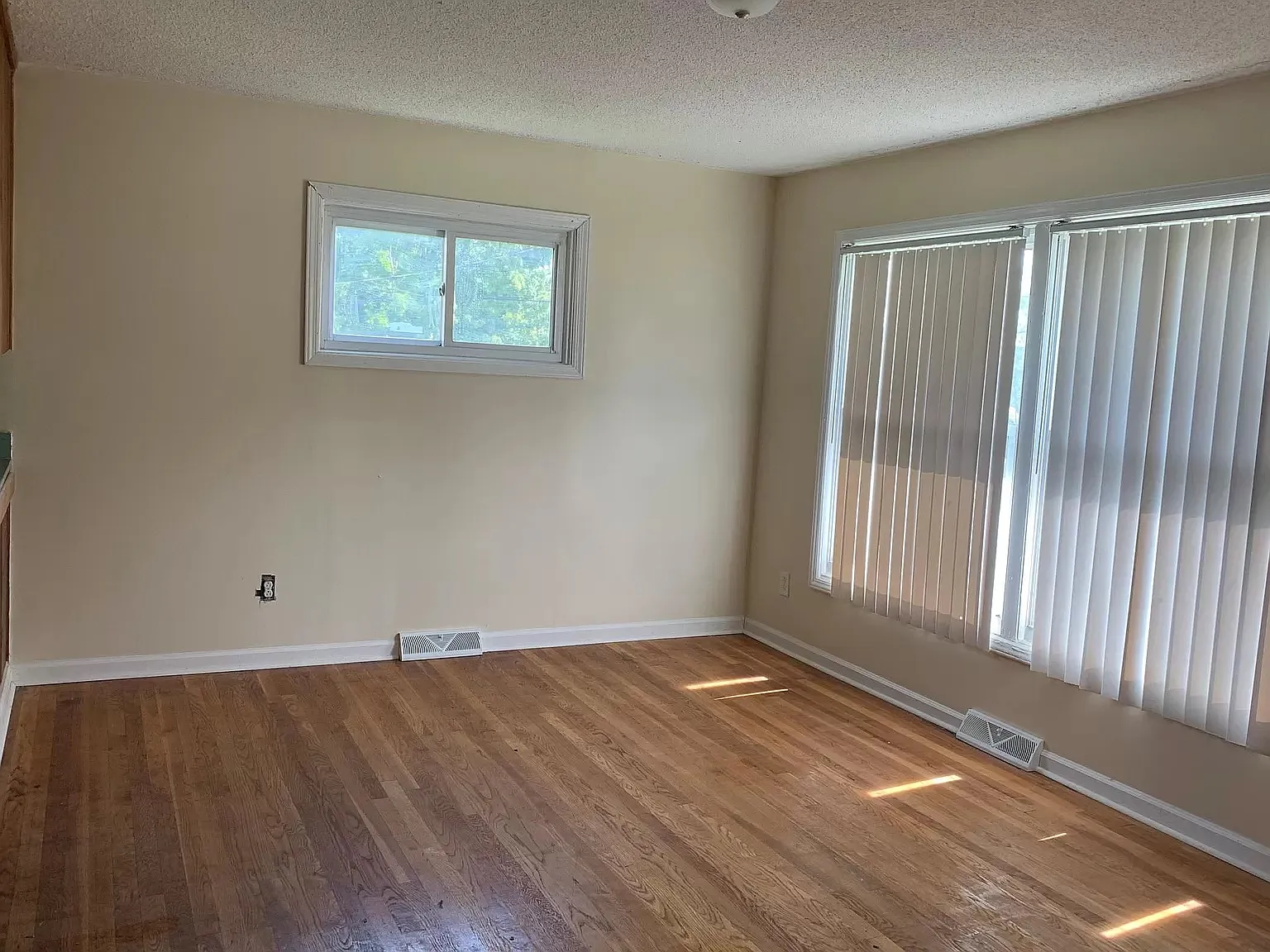 3 bed, 1110 sqft, $1,600 — Photo 4