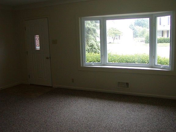 3rd image of 68 W Smiley Ave
