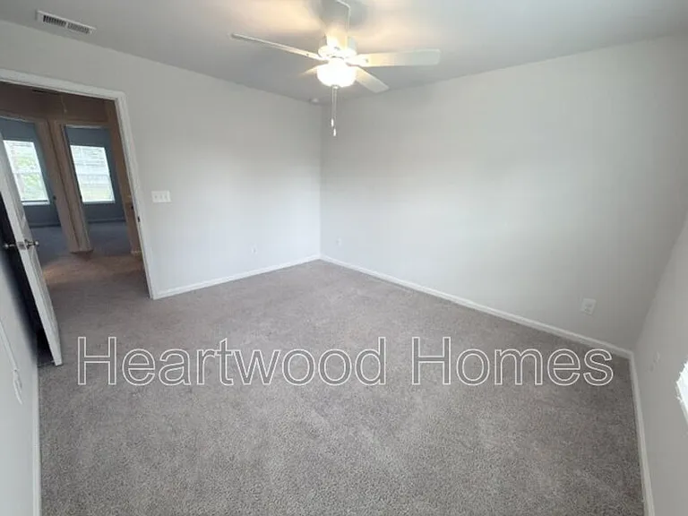 807 Coburg Ln — Photo 33