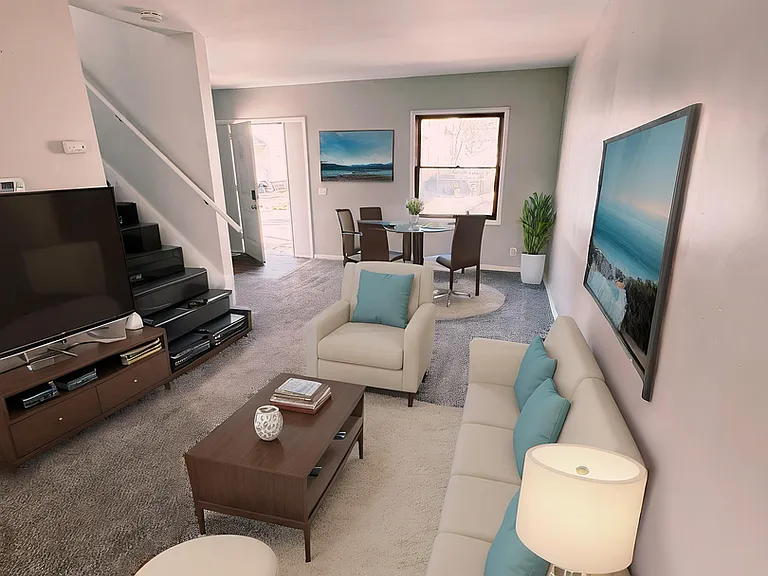 902 Hays Park Ave — Photo 1