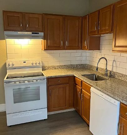 3rd image of 785 Wager St