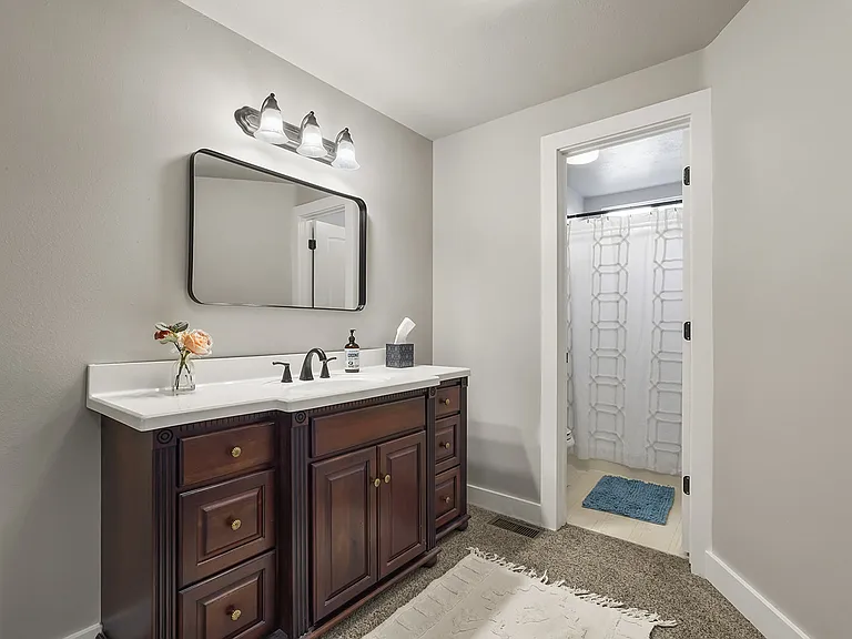 6871 N Fairfax Ave — Photo 46