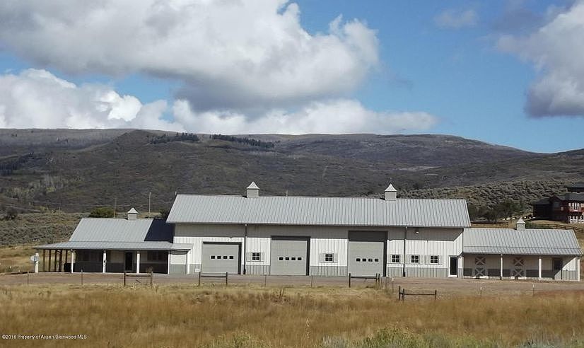 Contractor's apt/shop/heated bays