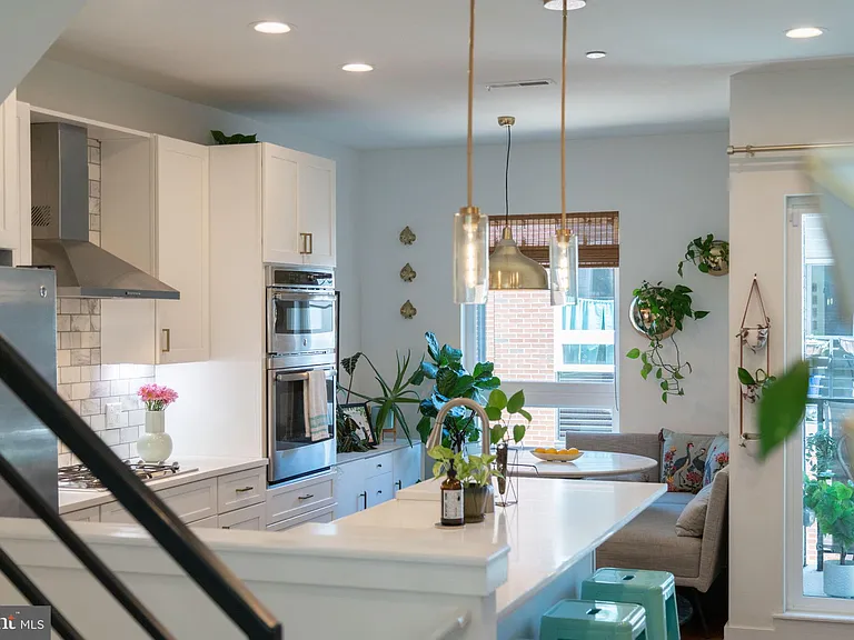 159 E Allen St #1 — Photo 10
