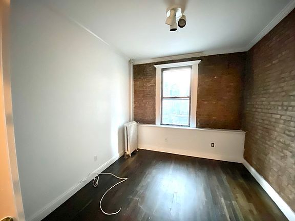 4th image of 201 E 61st St APT 6