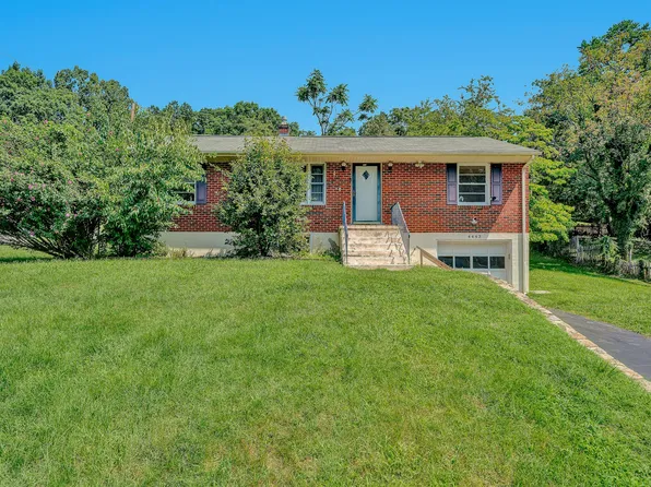 4443 Summit Dr NW, Roanoke, VA 24017