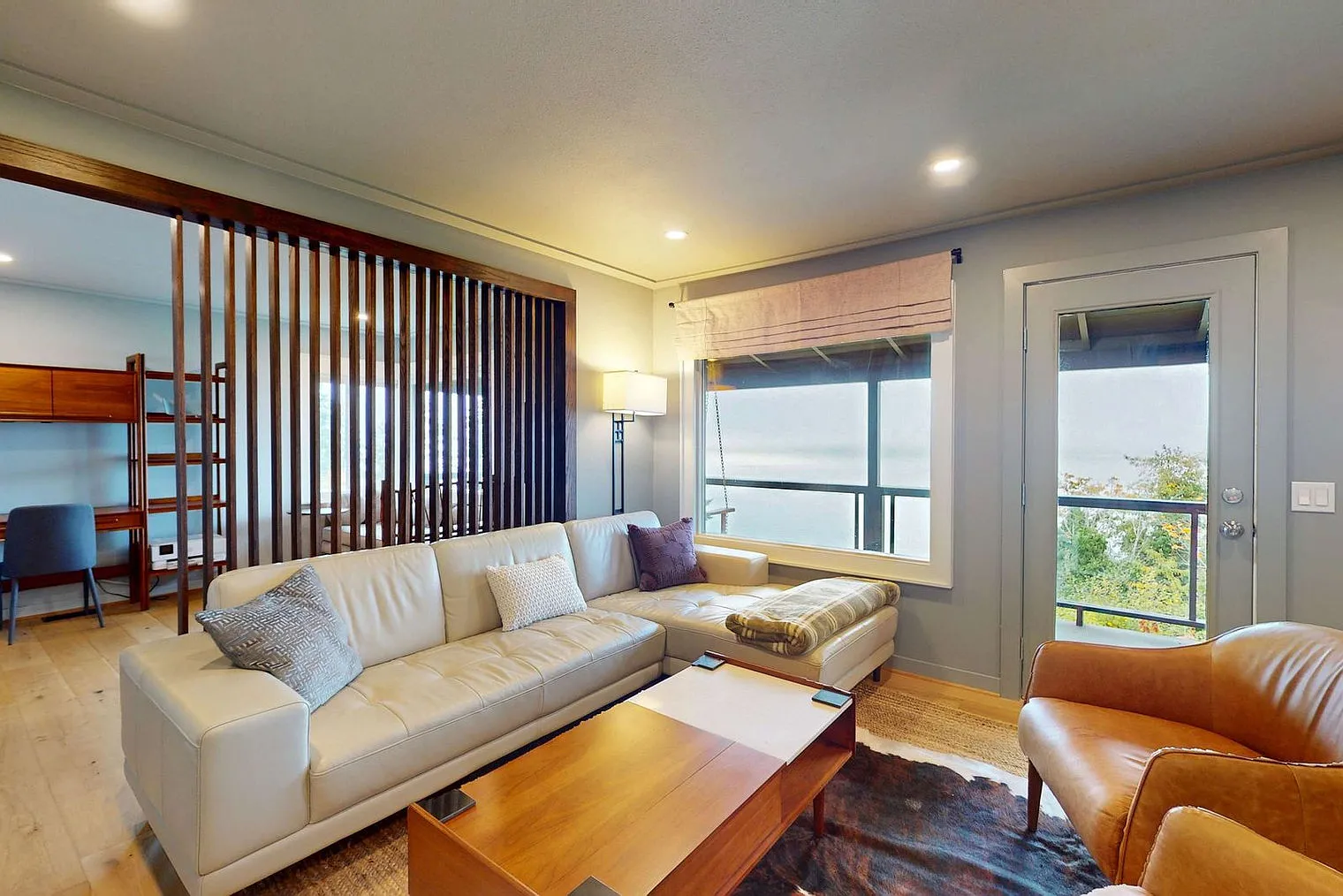 2 bed, 1.0 bath, 1097 sqft, $5,569 — Photo 2