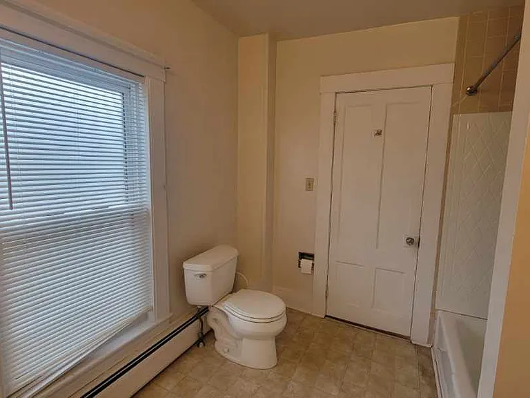 25 Pine St #A — Photo 12