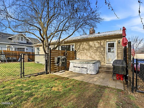 5th image of 3208 Summitview Ave