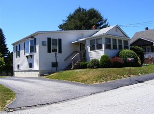 10 Goffee St, Lewiston, ME 04240