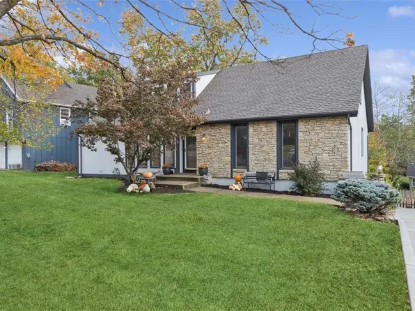 7001 Widmer Rd, Shawnee, KS 66216