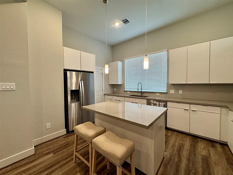 1282 N Post Oak Rd #A — Photo 20