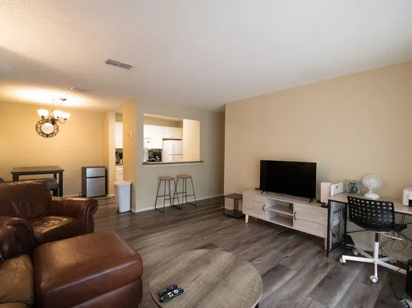 3705 SW 27th St, Gainesville, FL