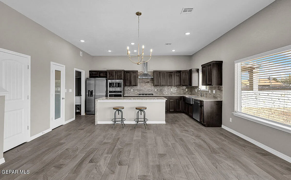 933 Gulf Streams Avenue - 1 — Photo 3