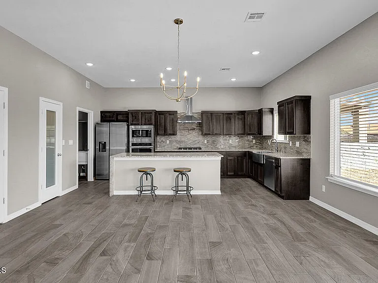 933 Gulf Streams Ave — Photo 4