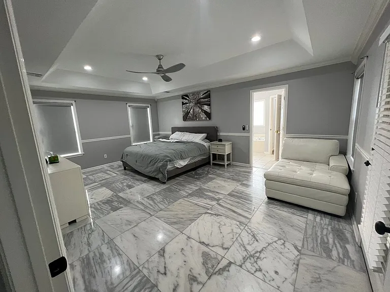 10120 Sunlight Dr — Photo 32