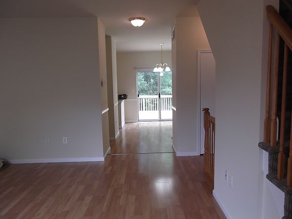 Dining room - unfurnished