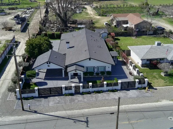 9293 N Hillside Dr, Delhi, CA 95315