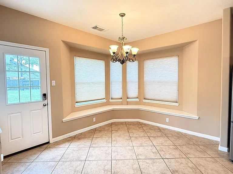 2214 Jurgensen Ln — Photo 18