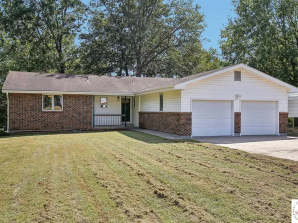 204 E Oak St, Windsor, MO 65360